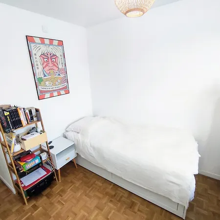Flat With Long Balcony Romainville